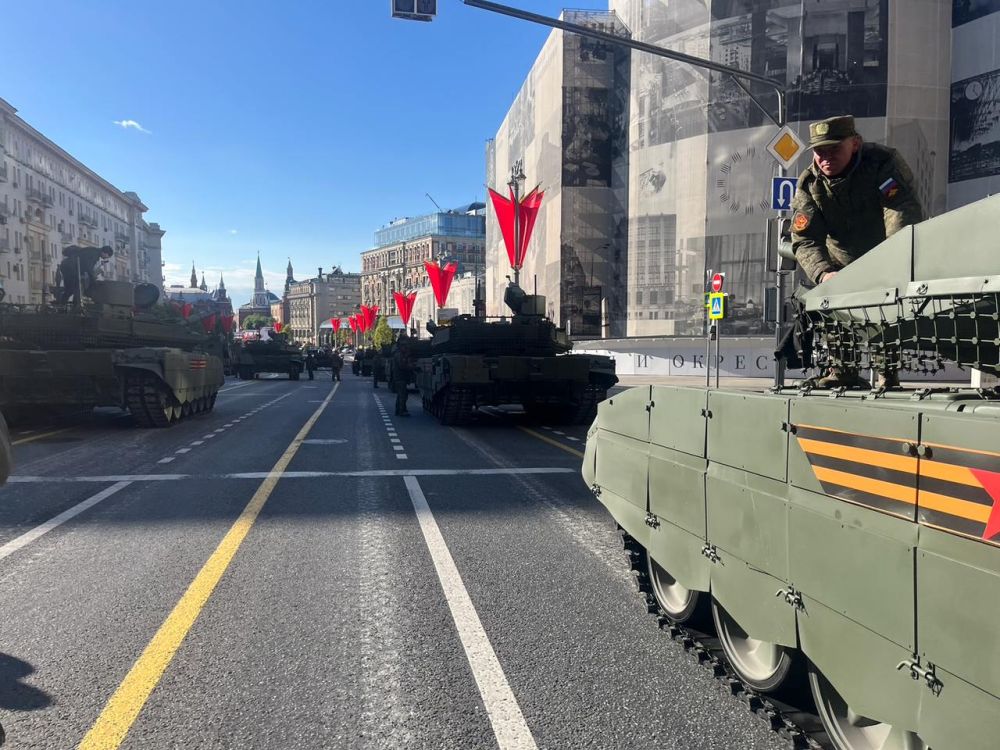 Считанные минуты остаются до начала парада в ознаменовании 80-й годовщины Победы в Великой Отечественной войне на Красной площади Считанные минуты остаются до начала парада в ознаменовании 80-й годовщины Победы в Великой Отечественной войне на Красной площади