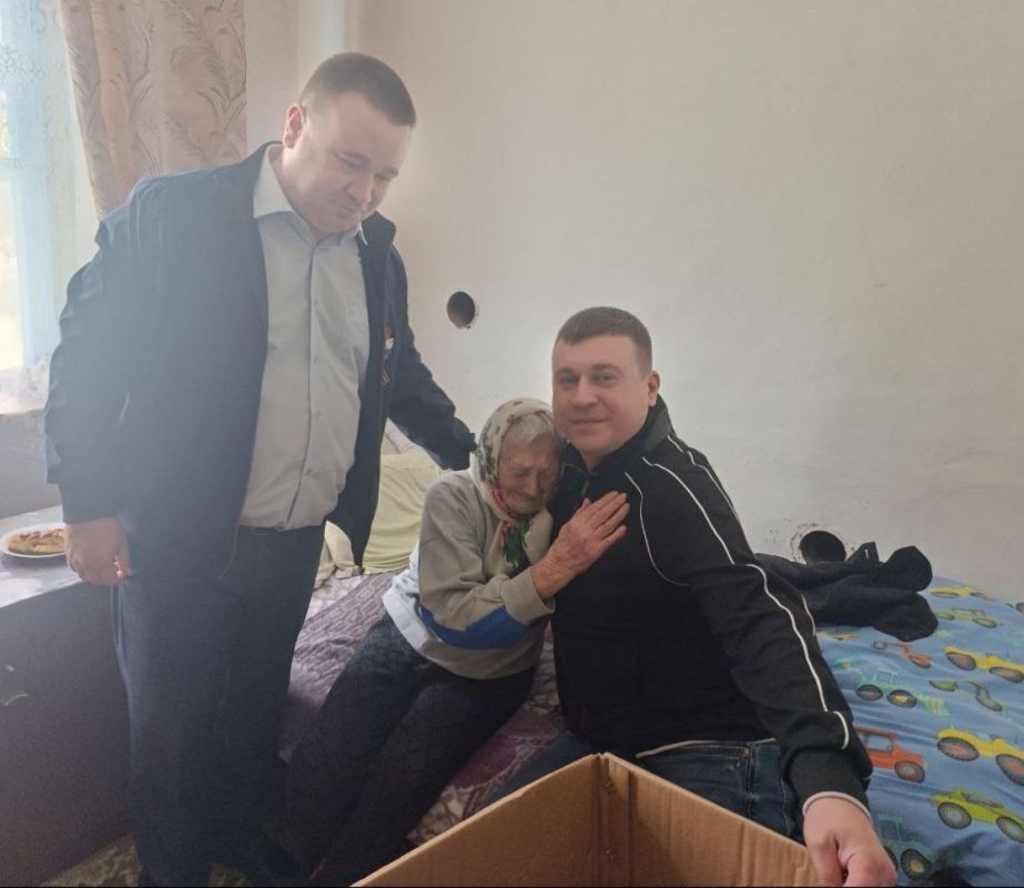 В День Победы труженице тыла доставили инвалидную коляску В День Победы труженице тыла доставили инвалидную коляску