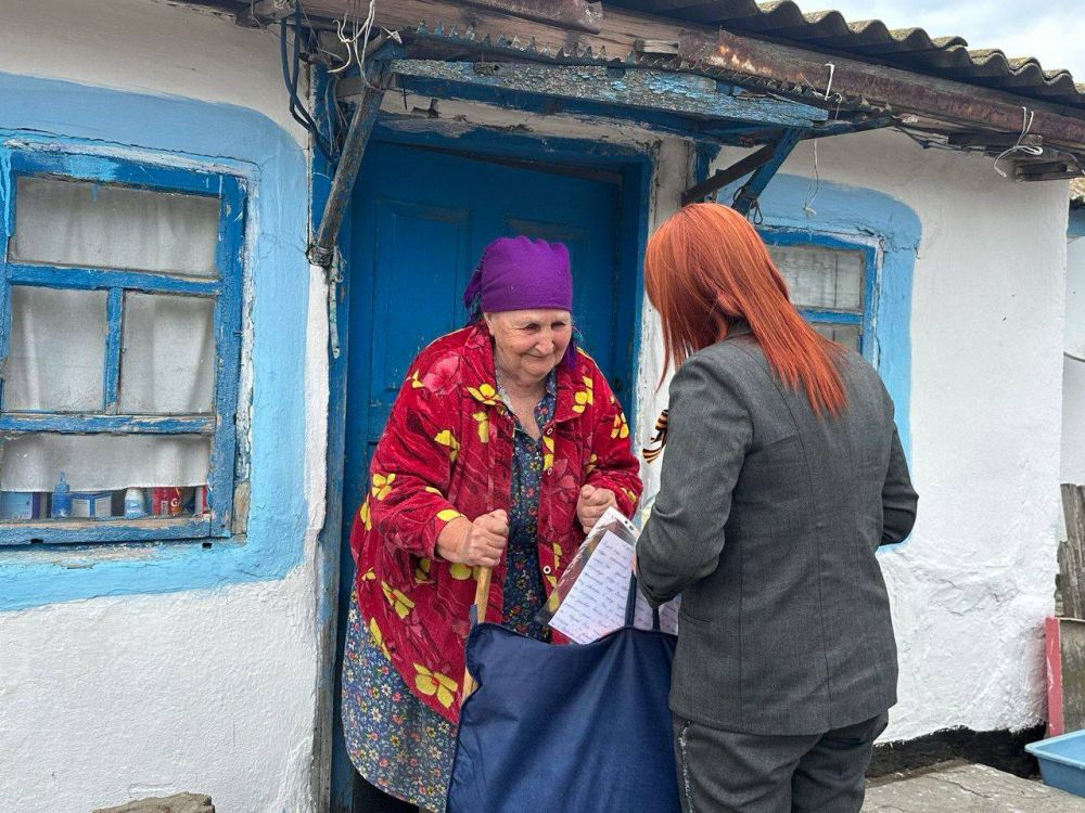 В День Победы ветеранам и детям войны, проживающим в Ивановском округе, вручили подарки В День Победы ветеранам и детям войны, проживающим в Ивановском округе, вручили подарки