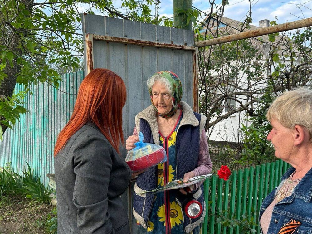 В День Победы ветеранам и детям войны, проживающим в Ивановском округе, вручили подарки В День Победы ветеранам и детям войны, проживающим в Ивановском округе, вручили подарки