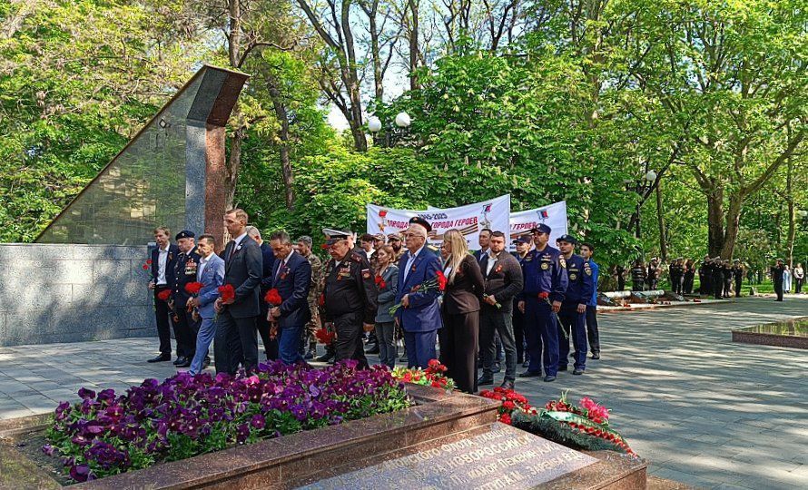 Экипаж «Южный», автопробега «Города-герои – города героев», прибыл в Новороссийск Экипаж «Южный», автопробега «Города-герои – города героев», прибыл в Новороссийск