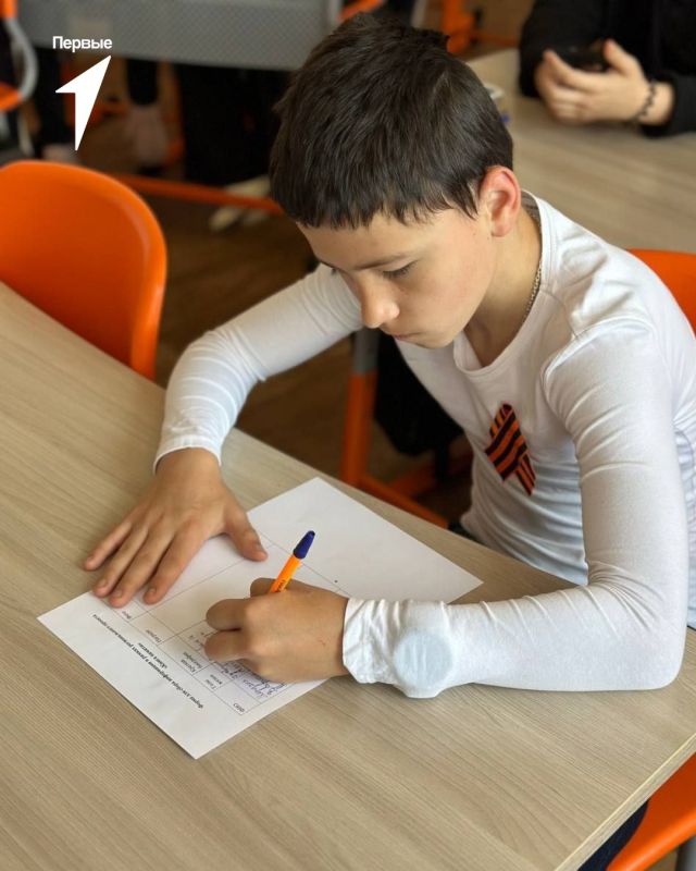 Школьники Скадовского округа создадут "Книгу Памяти" с рассказами о родственниках, которые прошли Великую Отечественную войну Школьники Скадовского округа создадут "Книгу Памяти" с рассказами о родственниках, которые прошли Великую Отечественную войну