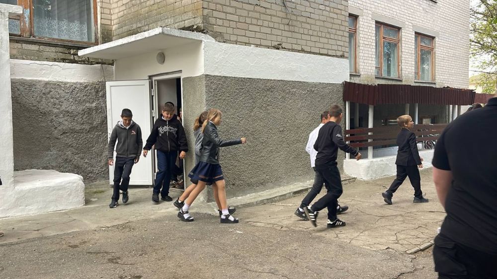 Службы безопасности провели учения в Любимовской школе Ивановского округа Службы безопасности провели учения в Любимовской школе Ивановского округа