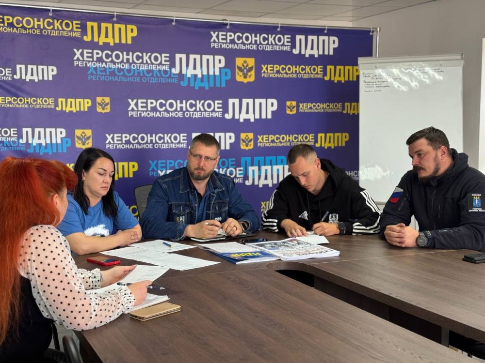 Иван Шумаков: По поручению Председателя ЛДПР Леонида Слуцкого мы с коллегами-депутатами Алексеем Пикулем и Ольгой Маковкой провели Всероссийский приём граждан Иван Шумаков: По поручению Председателя ЛДПР Леонида Слуцкого мы с коллегами-депутатами Алексеем Пикулем и Ольгой Маковкой провели Всероссийский приём граждан