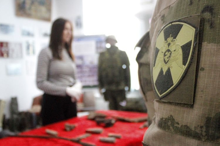 Уникальные артефакты времен Великой Отечественной войны передали росгвардейцы в Генический краеведческий музей Уникальные артефакты времен Великой Отечественной войны передали росгвардейцы в Генический краеведческий музей