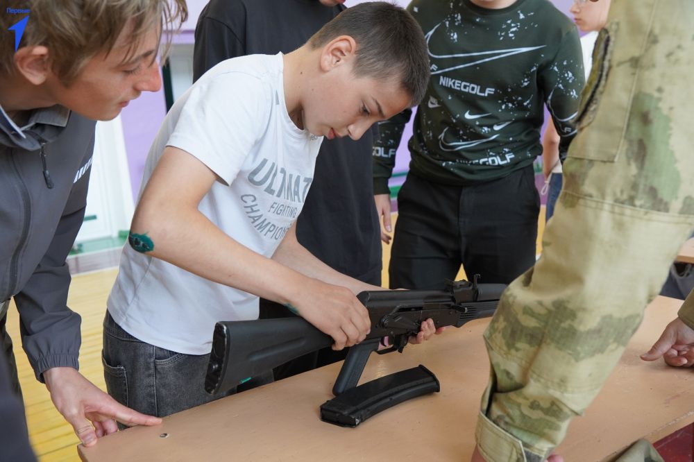 В Новоалексеевской школе №1 прошли заключительные соревнования муниципального этапа «Зарницы 2.0» для старшеклассников