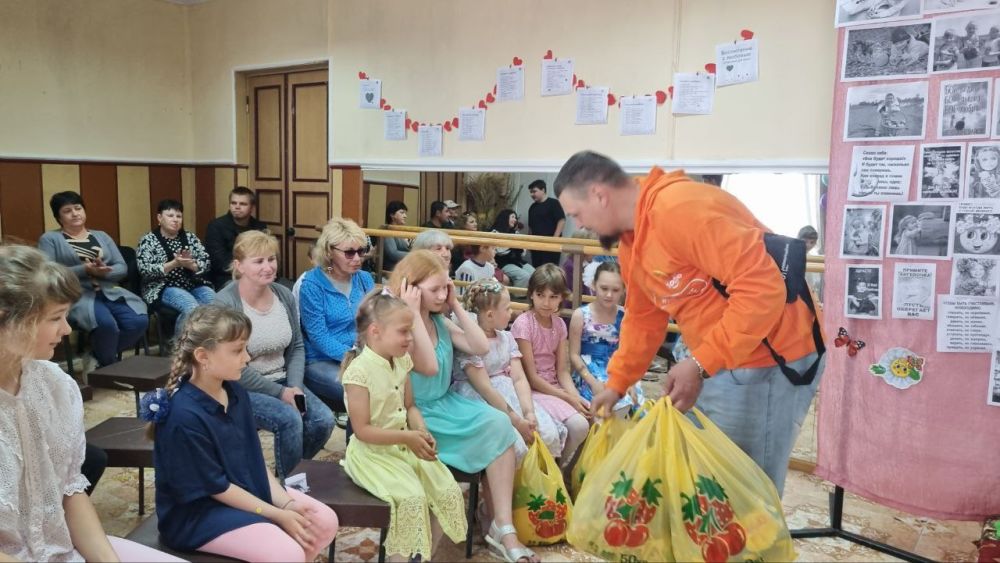 #МЫВМЕСТЕ филиал Новая Каховка ко Всемирному дню защиты детей провели мероприятие для деток Новокаховского городского округа городе Новая Каховка , в Днепрянах #МЫВМЕСТЕ филиал Новая Каховка ко Всемирному дню защиты детей провели мероприятие для деток Новокаховского городского округа городе Новая Каховка , в Днепрянах