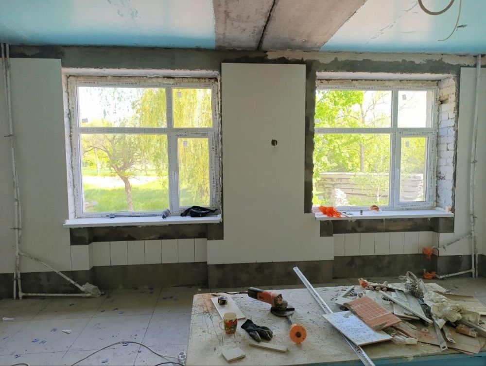 В Тарасовке Скадовского округа продолжаются работы в рамках капитального ремонта здания детского сада В Тарасовке Скадовского округа продолжаются работы в рамках капитального ремонта здания детского сада