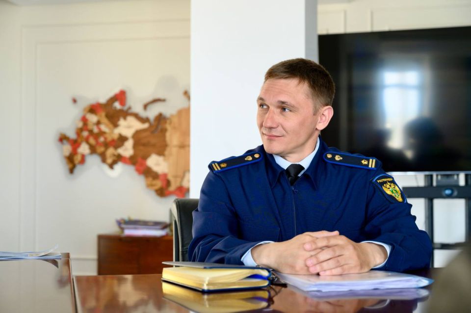 Владимир Сальдо обсудил итоги 2024 года с и.о. руководителя Херсонского управления Ростехнадзора Андреем Бурениным