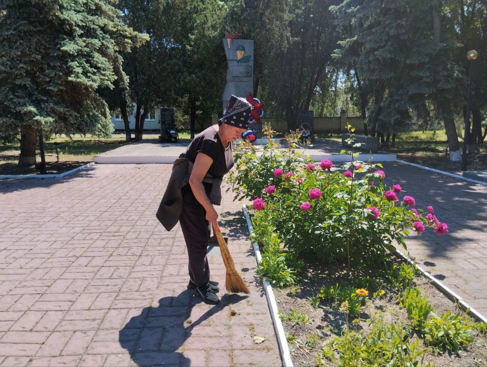 Благоустройство Скадовска: сотрудники МБУ «Джарылгач» провели комплексную уборку города Благоустройство Скадовска: сотрудники МБУ «Джарылгач» провели комплексную уборку города