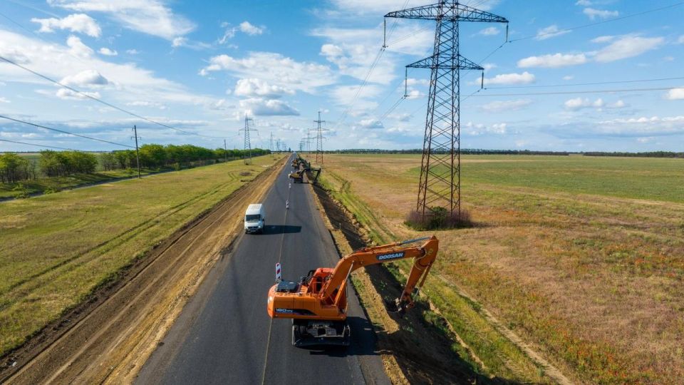 В воссоединенных регионах отремонтировано свыше пяти тысяч километров автомобильных дорог, заявил Марат Хуснуллин В воссоединенных регионах отремонтировано свыше пяти тысяч километров автомобильных дорог, заявил Марат Хуснуллин