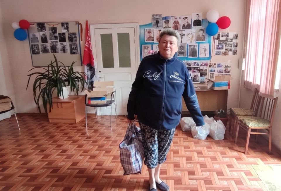 Гуманитарную помощь выдали жителям Скадовского округа, оказавшимся в сложной жизненной ситуации Гуманитарную помощь выдали жителям Скадовского округа, оказавшимся в сложной жизненной ситуации