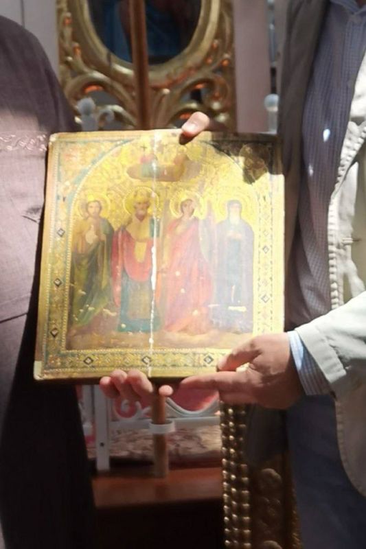 Павел Филипчук: Во время моей недавней поездки в Москву, через нашего представителя в столице Ларису Бережную, в дар нашему Каховскому округу, была передана старинная икона
