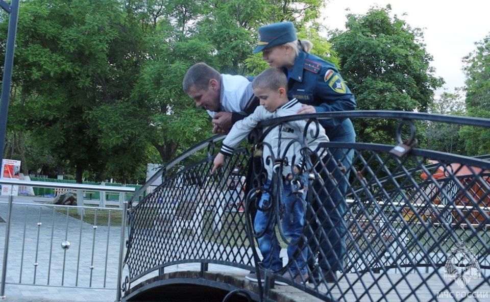 Сотрудница МЧС Херсонской области принимает участие во Всероссийском конкурсе "Семья года" Сотрудница МЧС Херсонской области принимает участие во Всероссийском конкурсе "Семья года"