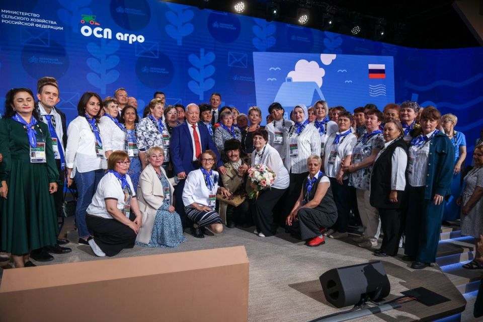 Почтальон из Херсонской области вошла в число лучших работников отрасли по итогам конкурса «Единой России» «Земский почтальон» Почтальон из Херсонской области вошла в число лучших работников отрасли по итогам конкурса «Единой России» «Земский почтальон»