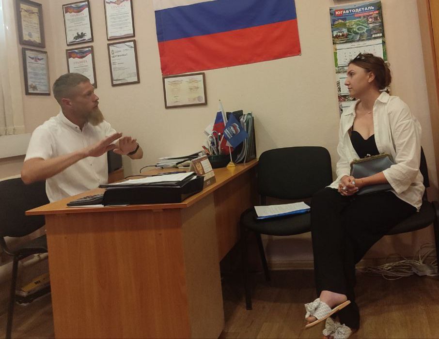 Начальник Малокаховского территориального отдела Роман Назаров провел личный прием граждан Начальник Малокаховского территориального отдела Роман Назаров провел личный прием граждан
