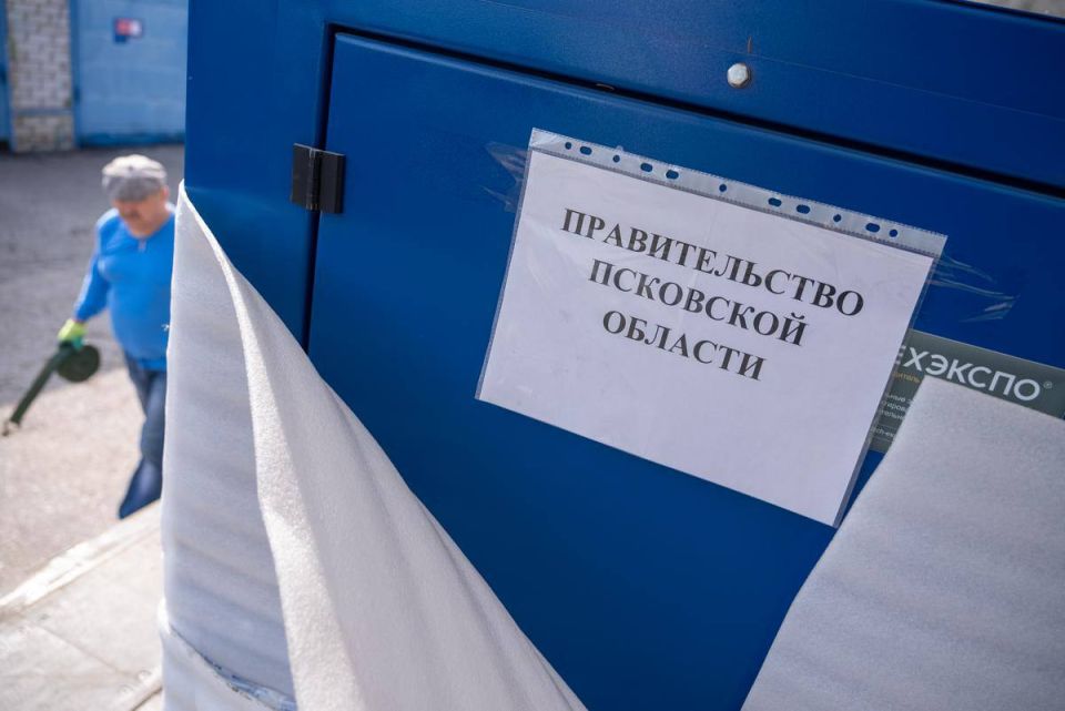 Псковская область передала партию электрогенераторов в Ивановский и Генический МО