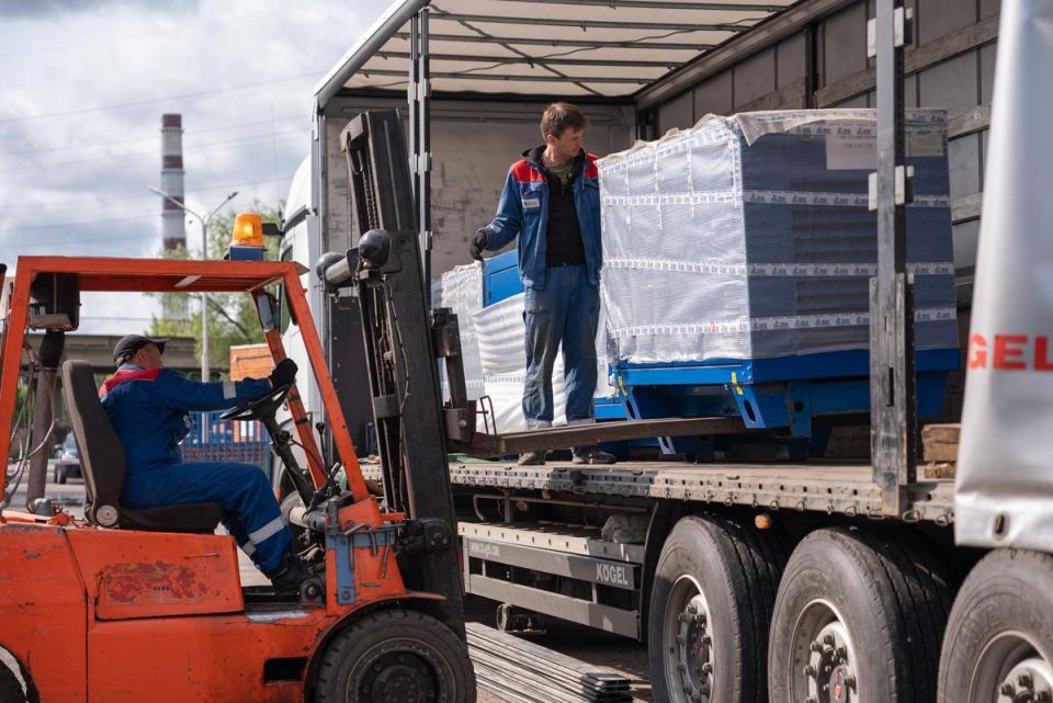 Псковская область передала партию электрогенераторов в Ивановский и Генический МО Псковская область передала партию электрогенераторов в Ивановский и Генический МО