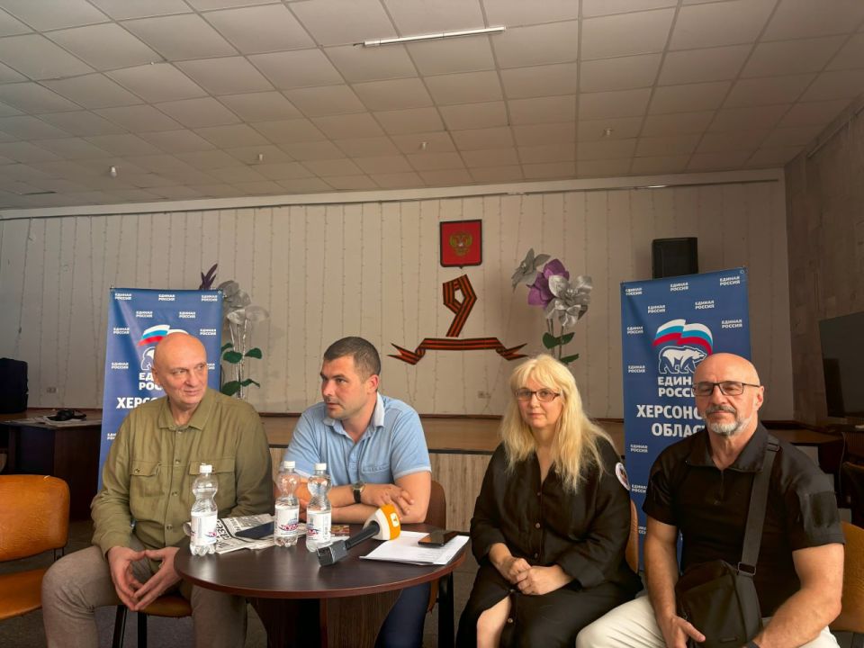 Министерство культуры и «Единая Россия» поддержат Союз писателей России Херсонской области в проведении литературных клубов и встреч Министерство культуры и «Единая Россия» поддержат Союз писателей России Херсонской области в проведении литературных клубов и встреч