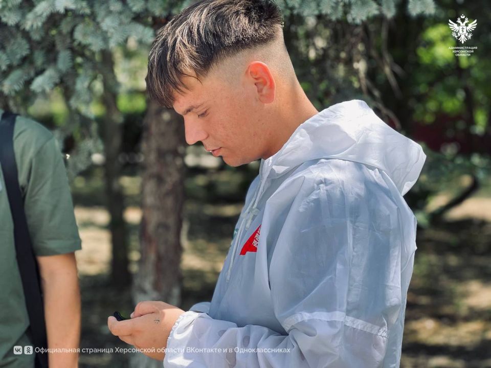 Волонтёры ФКГС помогают жителям Херсонской области проголосовать за благоустройство общественных территорий