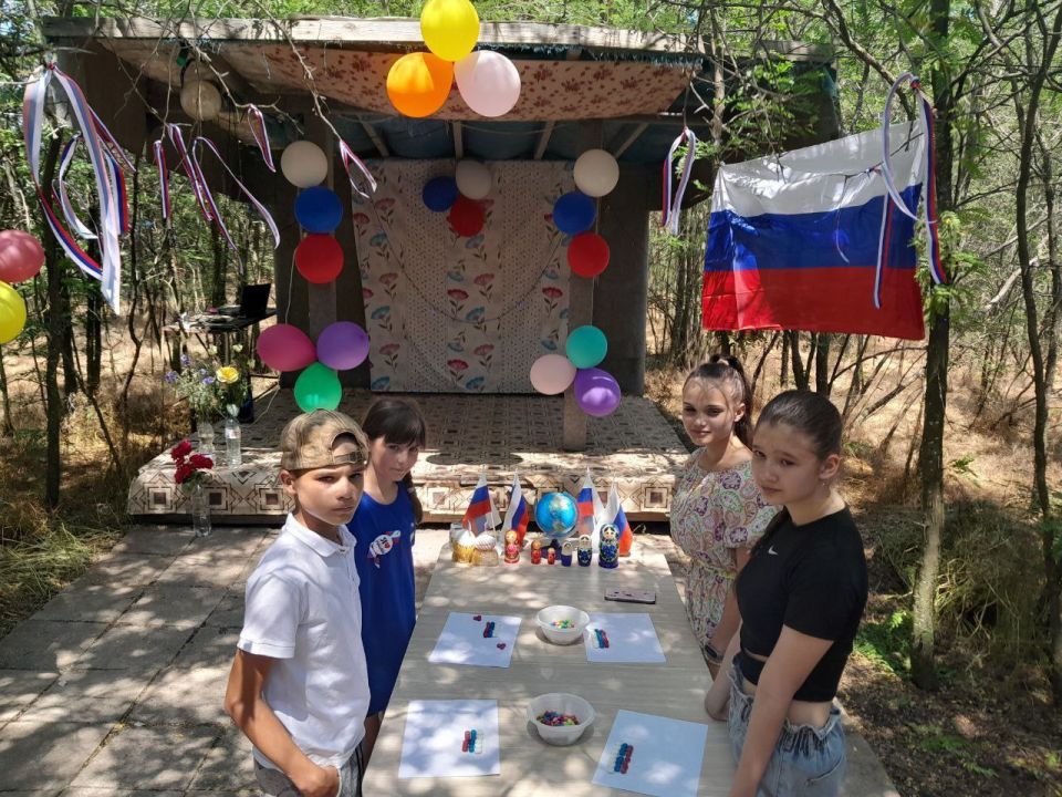 В преддверии празднования Дня России Нижнесерогозская и Верхнерогачикская территориальные избирательные комиссии провели развлекательно-познавательные конкурсы для будущих избирателей