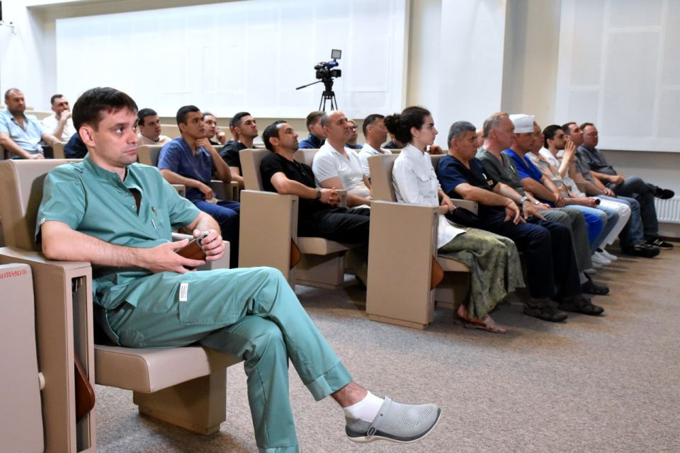 Медицинские специалисты из Херсонской области приняли участие в мастер-классе по инновационной методике удаления камней из почек Медицинские специалисты из Херсонской области приняли участие в мастер-классе по инновационной методике удаления камней из почек