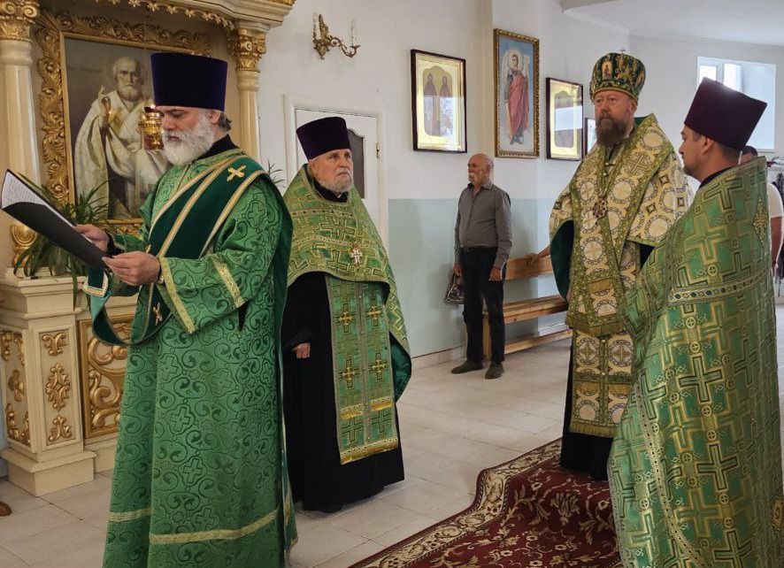 В День России епископ Скадовский и Алешкинский Филарет совершил молебное пение в Свято-Сергиевском храме Скадовска В День России епископ Скадовский и Алешкинский Филарет совершил молебное пение в Свято-Сергиевском храме Скадовска
