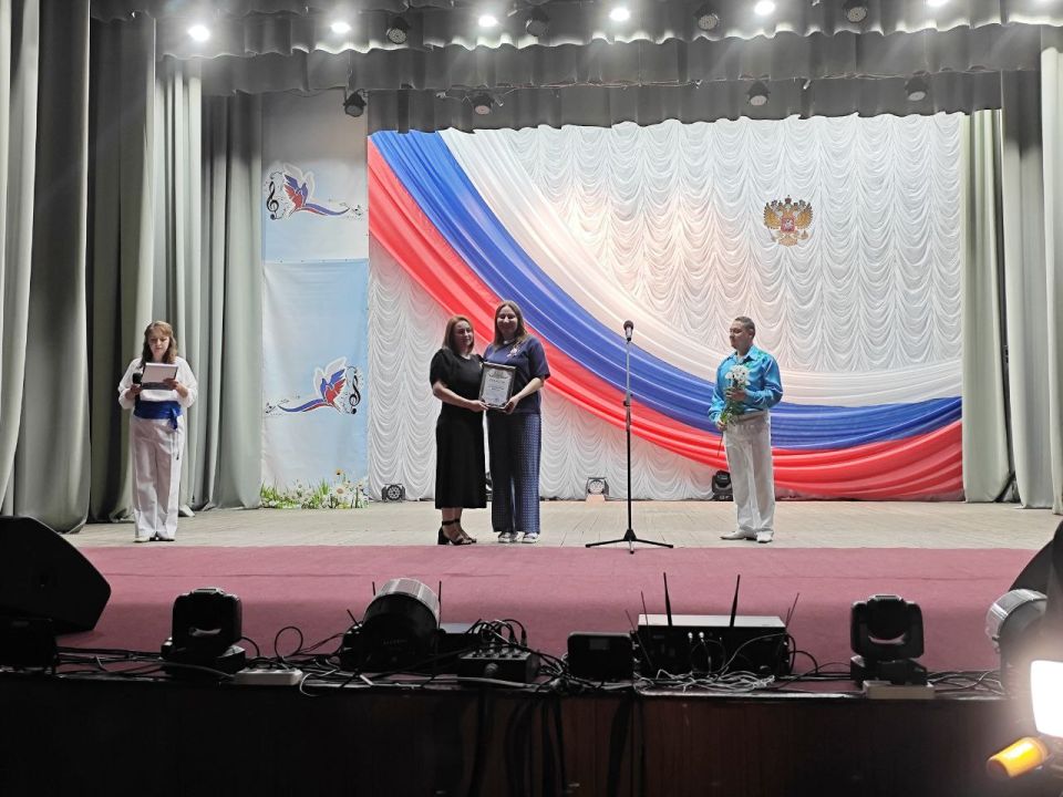 Евгения Кузьменко: Сегодня, когда вся страна отмечает День России, в Новотроицком муниципальном округе состоялась праздничная программа и торжественная церемония награждения, грамотами и благодарственными письмами... Евгения Кузьменко: Сегодня, когда вся страна отмечает День России, в Новотроицком муниципальном округе состоялась праздничная программа и торжественная церемония награждения, грамотами и благодарственными письмами...