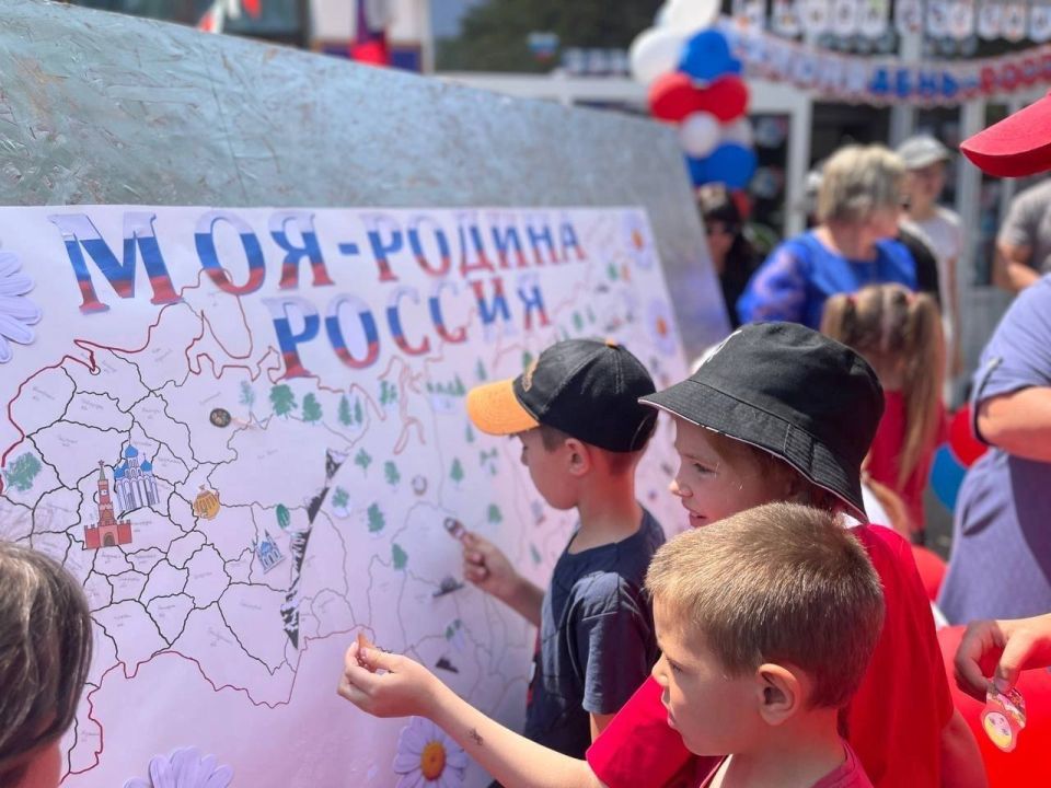 В ГБОУ ХО «Любимовская школа Ивановского района» состоялось яркое завершение летней образовательной смены, приуроченное к Дню России В ГБОУ ХО «Любимовская школа Ивановского района» состоялось яркое завершение летней образовательной смены, приуроченное к Дню России