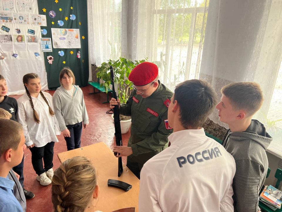 С Днём России, друзья!. Сегодня мы отмечаем один из самых важных государственных праздников – День России! Это день, когда мы чтим историю нашей страны, её многовековую культуру и единство народов! В этот день хочется... С Днём России, друзья!. Сегодня мы отмечаем один из самых важных государственных праздников – День России! Это день, когда мы чтим историю нашей страны, её многовековую культуру и единство народов! В этот день хочется...