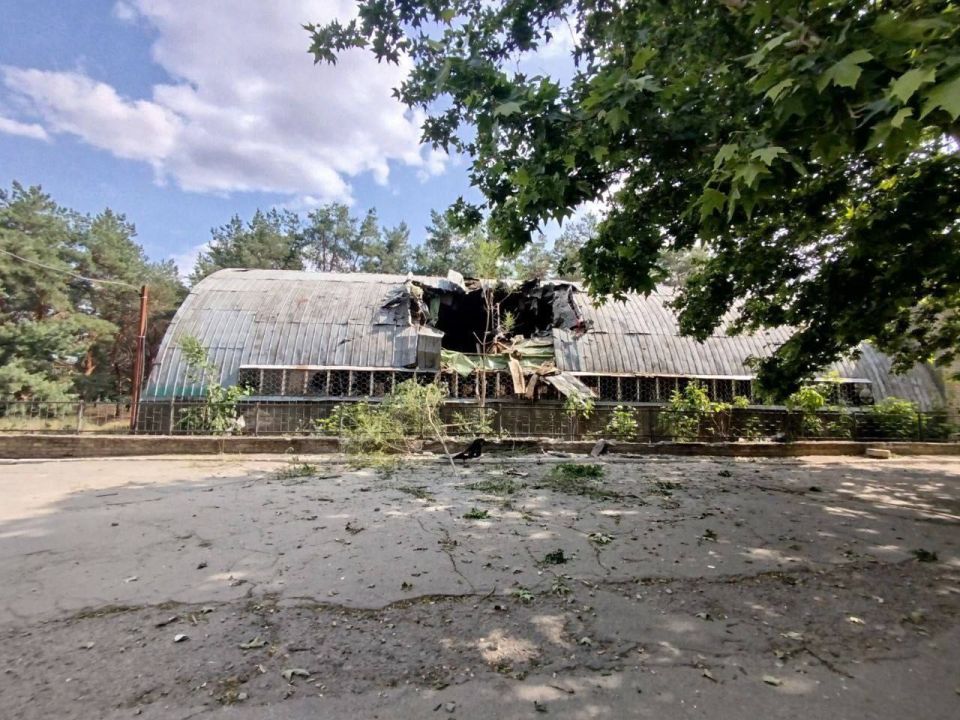 В результате обстрелов со стороны ВСУ по городскому округу город Новая Каховка 13 июня повреждены: В результате обстрелов со стороны ВСУ по городскому округу город Новая Каховка 13 июня повреждены: