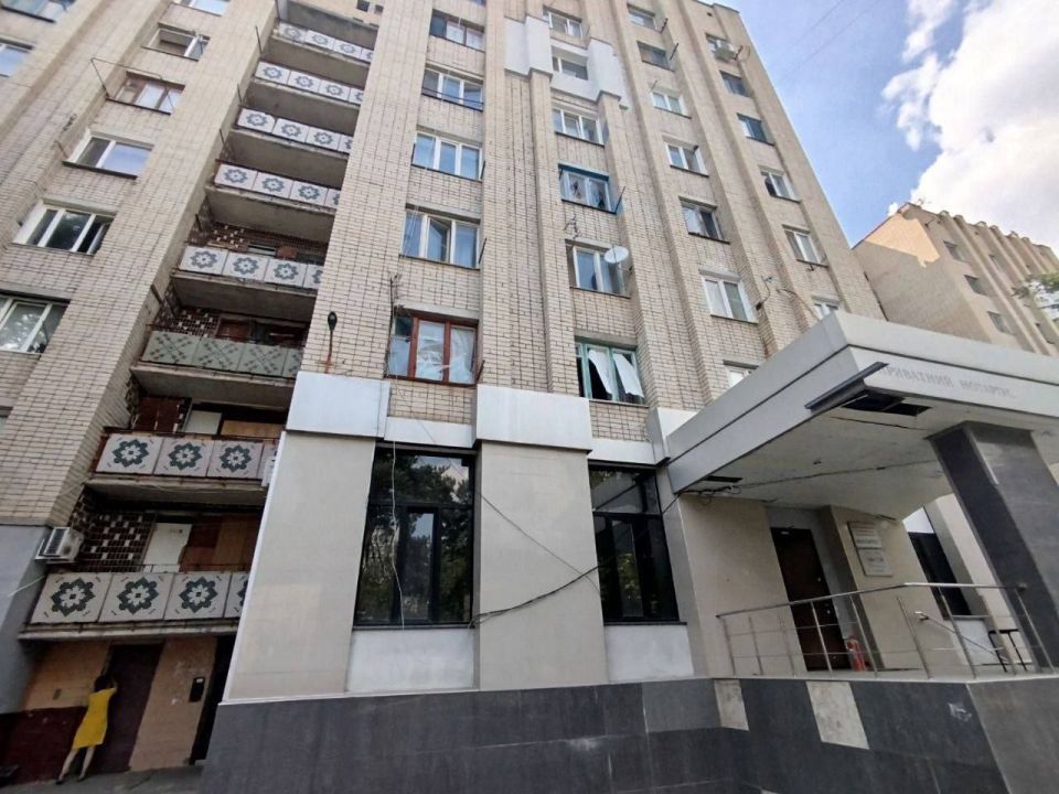 В результате обстрелов со стороны ВСУ по городскому округу город Новая Каховка 13 июня повреждены: В результате обстрелов со стороны ВСУ по городскому округу город Новая Каховка 13 июня повреждены: