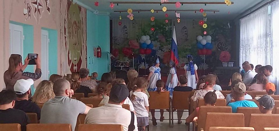 Праздничный концерт в Приморском Доме культуры Праздничный концерт в Приморском Доме культуры