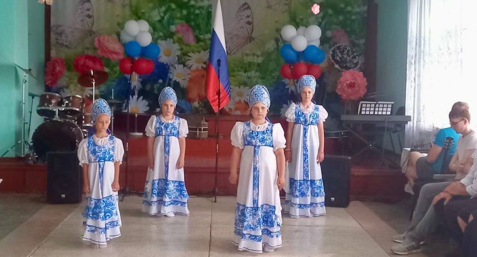 Праздничный концерт в Приморском Доме культуры Праздничный концерт в Приморском Доме культуры