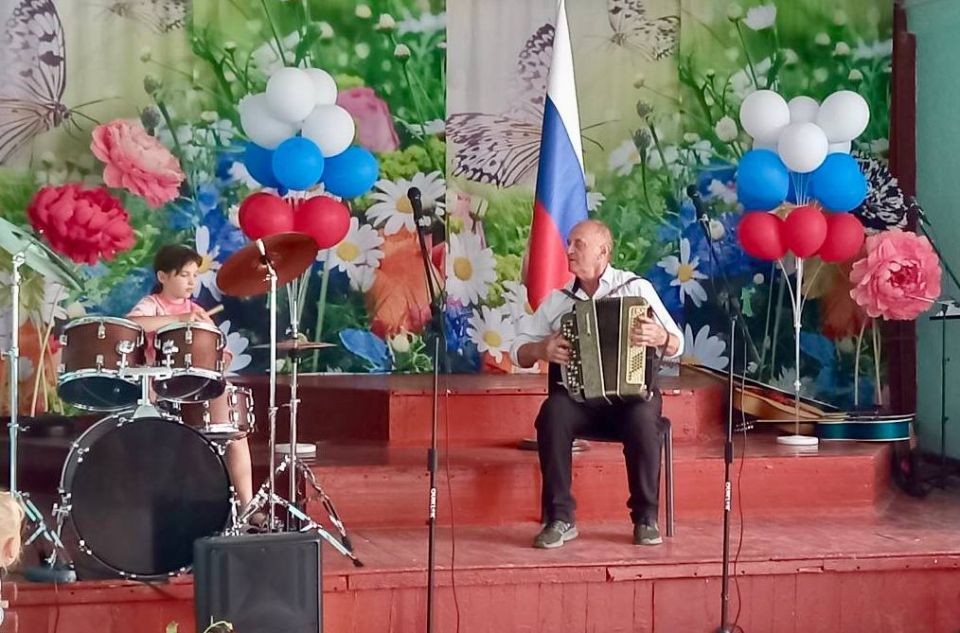 Праздничный концерт в Приморском Доме культуры Праздничный концерт в Приморском Доме культуры