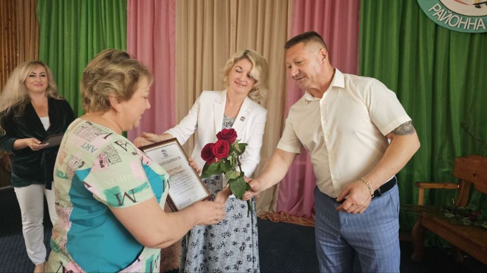 Александр Дудка: Медиков Скадовского района поздравили с профессиональным праздником Александр Дудка: Медиков Скадовского района поздравили с профессиональным праздником