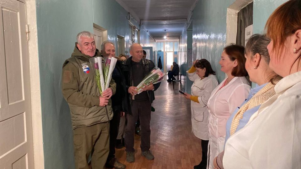 Павел Тропкин: Уважаемые мединские работники: врачи, медсестры, фельдшера и лаборанты, санитарки и все, кто работает в этой отрасли, с праздником! Павел Тропкин: Уважаемые мединские работники: врачи, медсестры, фельдшера и лаборанты, санитарки и все, кто работает в этой отрасли, с праздником!