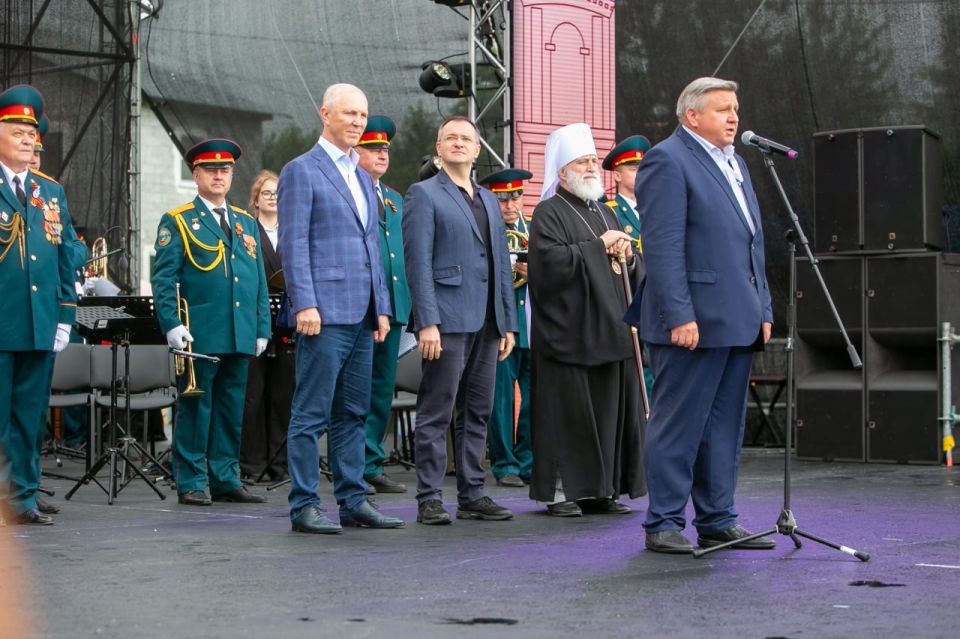 Владимир Сальдо и зампред РВИО Николай Овсиенко рассказали коломенцам о Новороссии и Крыме Владимир Сальдо и зампред РВИО Николай Овсиенко рассказали коломенцам о Новороссии и Крыме