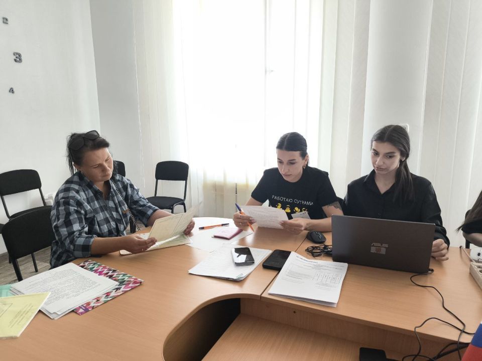 Выездной офис МФЦ принял более 40 жителей Рубановки в Великолепетихском округе, сообщил Владимир Сальдо