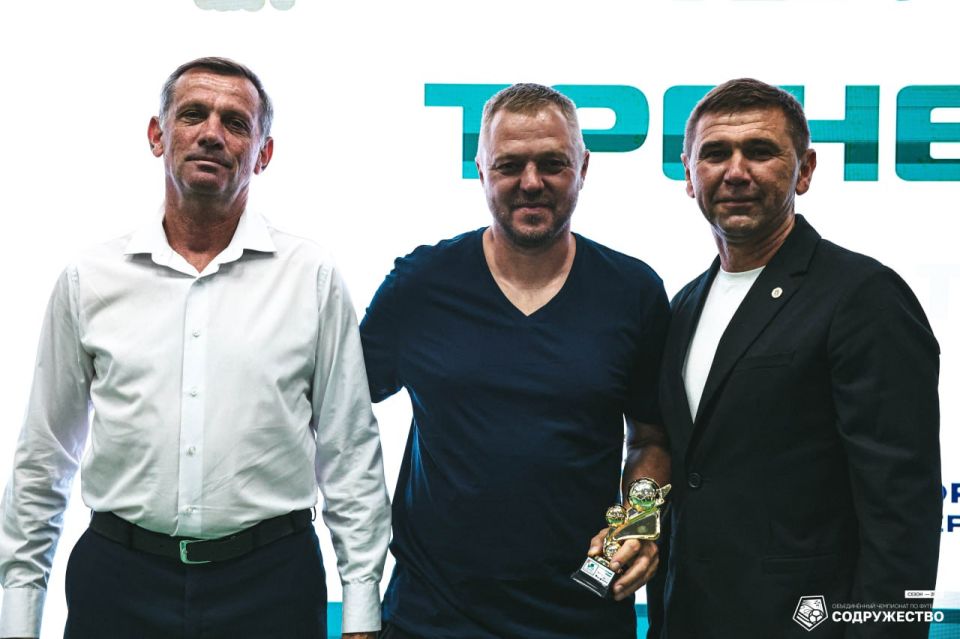#U13 Фотографии с церемонии награждения участников третьего этапа турнира Объединённого чемпионата по футболу "Содружество" среди юношей 2012-2013 годов рождения (U-13) можно посмотреть в альбоме ВКонтакте! #U13 Фотографии с церемонии награждения участников третьего этапа турнира Объединённого чемпионата по футболу "Содружество" среди юношей 2012-2013 годов рождения (U-13) можно посмотреть в альбоме ВКонтакте!