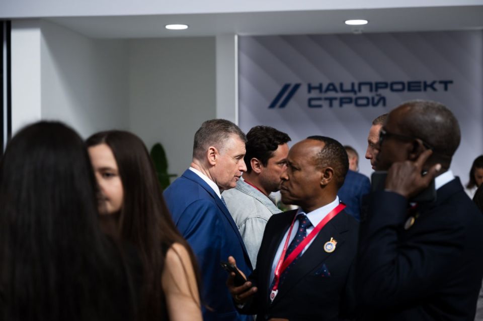 Леонид Слуцкий на ПМЭФ-2025: итоги первого дня Леонид Слуцкий на ПМЭФ-2025: итоги первого дня
