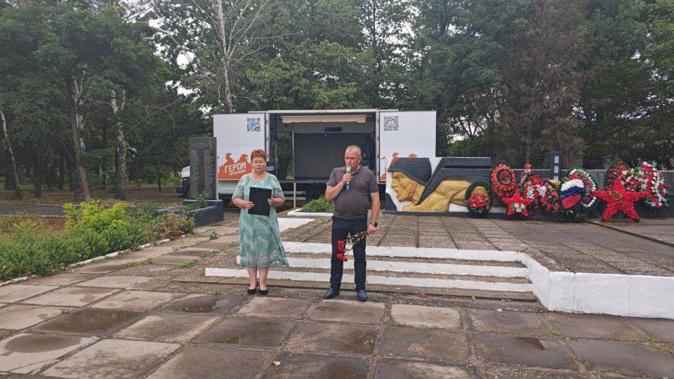 День памяти и скорби в Каланчаке: митинг-реквием у мемориала павшим землякам День памяти и скорби в Каланчаке: митинг-реквием у мемориала павшим землякам