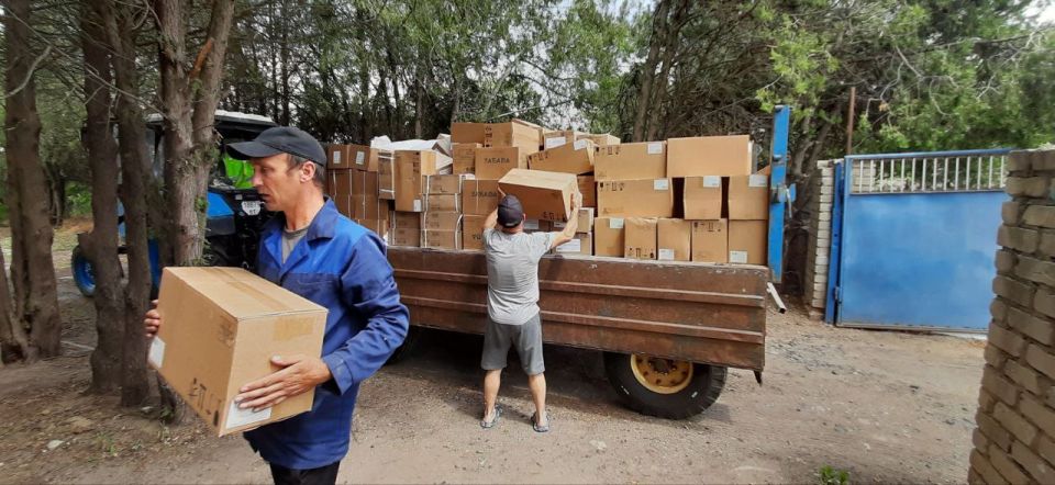 Васильевский территориальный отдел получил продуктовую помощь от гуманитарного центра администрации Каховского округа Васильевский территориальный отдел получил продуктовую помощь от гуманитарного центра администрации Каховского округа