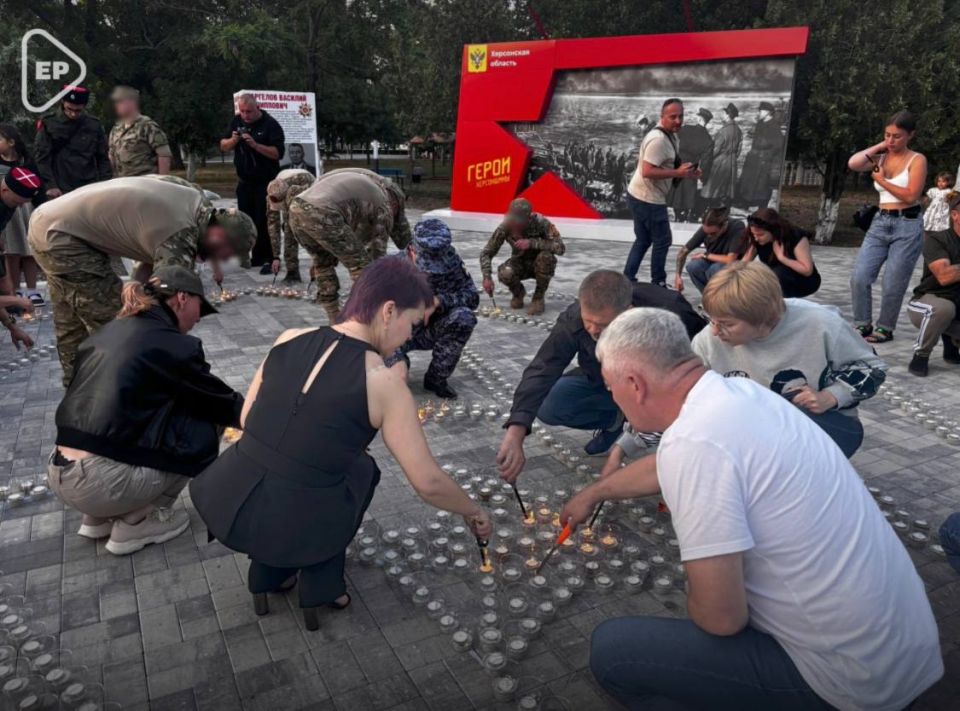 2000 свечей в память о погибших в Великую Отечественную войну защитниках Отечества и мирных жителях зажгли в Геническе волонтеры «Единой России» и участники СВО 2000 свечей в память о погибших в Великую Отечественную войну защитниках Отечества и мирных жителях зажгли в Геническе волонтеры «Единой России» и участники СВО