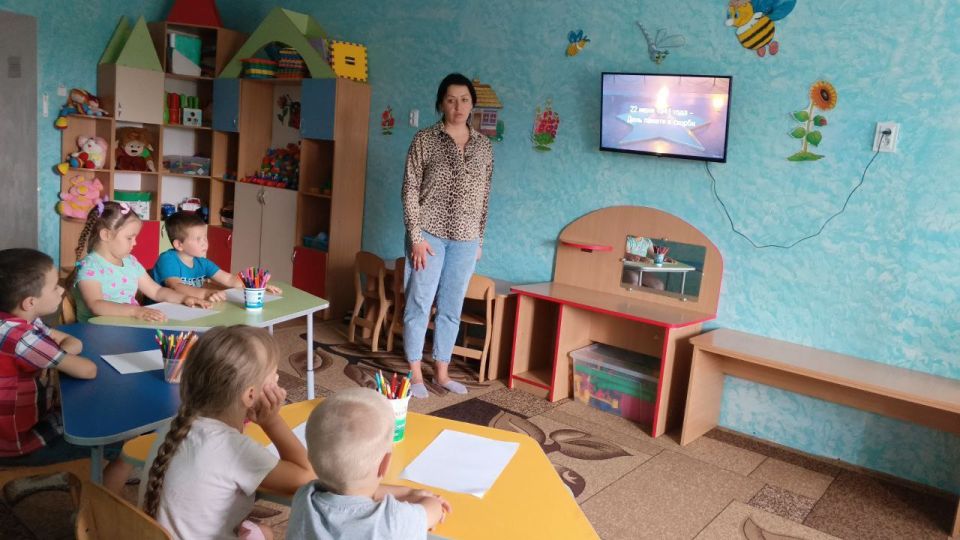 В преддверии Дня памяти и скорби в детских садах Новотроицкого муниципального округа прошли тематические мероприятия, посвящённые героям и событиям Великой Отечественной войны В преддверии Дня памяти и скорби в детских садах Новотроицкого муниципального округа прошли тематические мероприятия, посвящённые героям и событиям Великой Отечественной войны