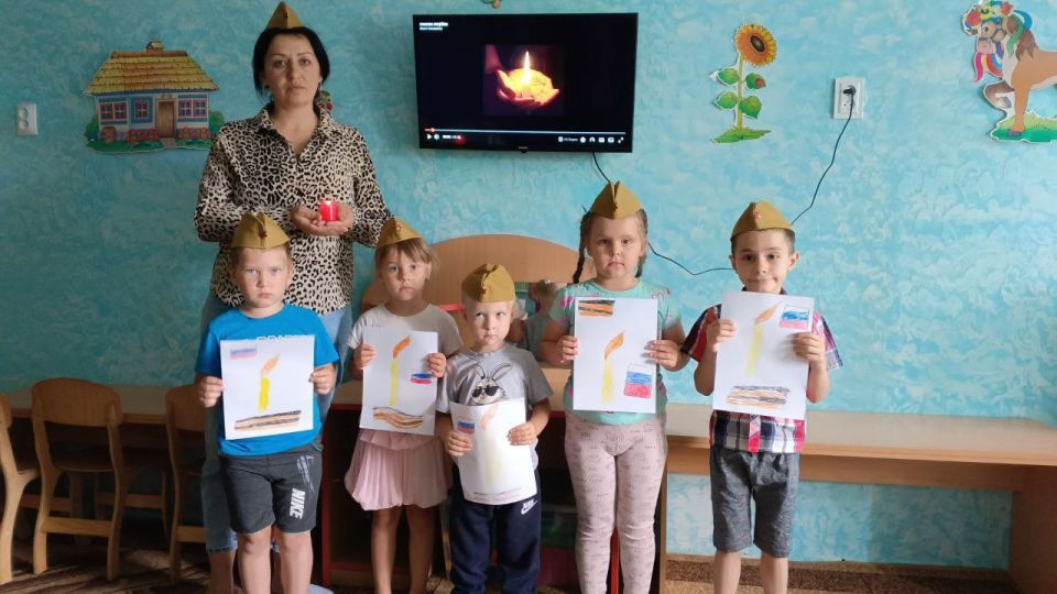 В преддверии Дня памяти и скорби в детских садах Новотроицкого муниципального округа прошли тематические мероприятия, посвящённые героям и событиям Великой Отечественной войны В преддверии Дня памяти и скорби в детских садах Новотроицкого муниципального округа прошли тематические мероприятия, посвящённые героям и событиям Великой Отечественной войны