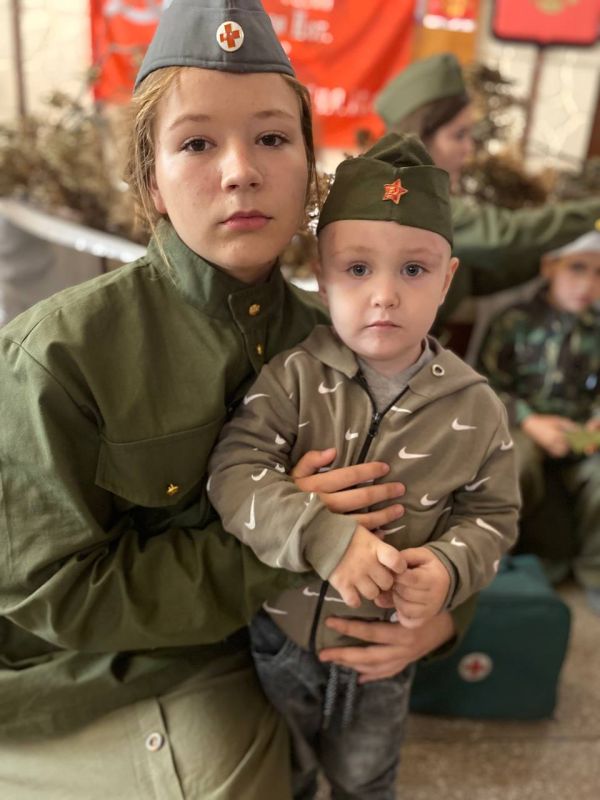 Военными песнями, танцами и стихами отметили День памяти и скорби в селе Семихатка