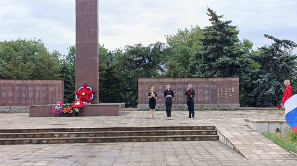 В Чаплинском муниципальном округе прошел митинг ко Дню памяти и скорби В Чаплинском муниципальном округе прошел митинг ко Дню памяти и скорби