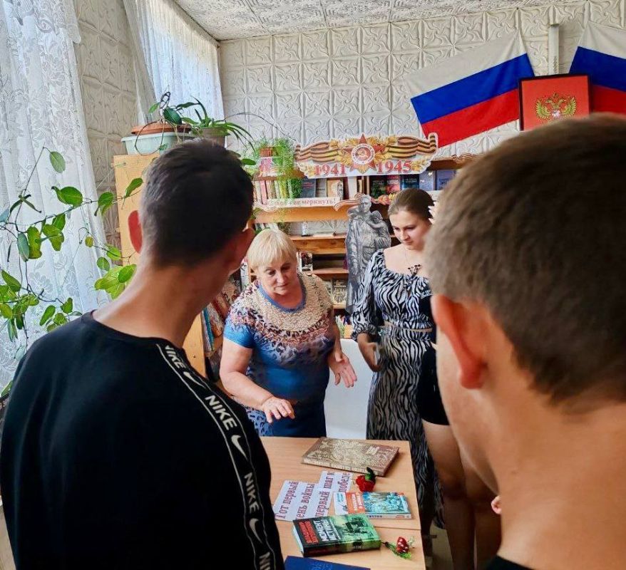 День памяти и скорби: в Гавриловской библиотеке почтили героев Великой Отечественной войны День памяти и скорби: в Гавриловской библиотеке почтили героев Великой Отечественной войны