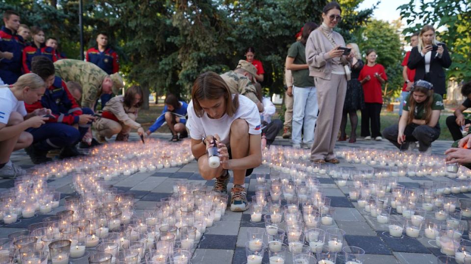 «Огненные картины войны»: в Геническе почтили память Героев Великой Отечественной «Огненные картины войны»: в Геническе почтили память Героев Великой Отечественной
